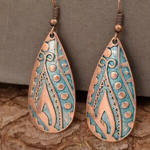 NIB Dangle Bohemian Earrings